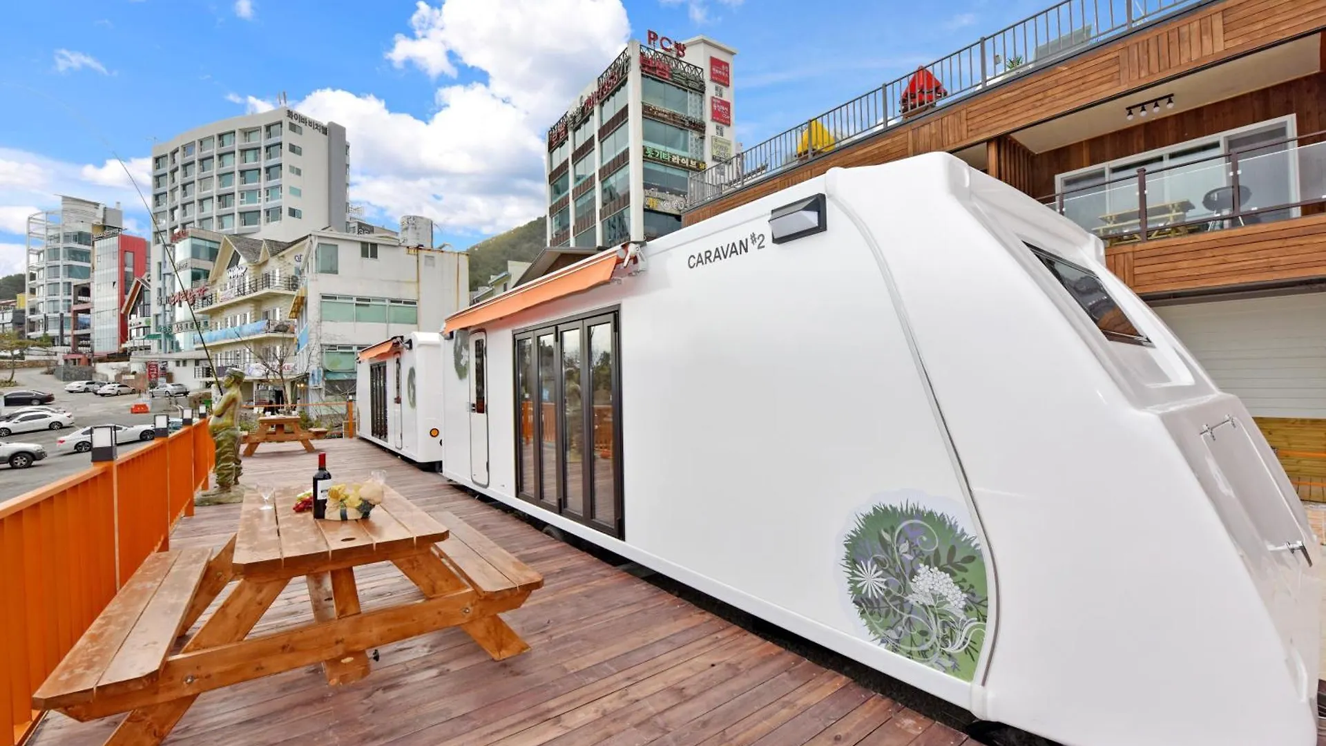 Olla Caravan Pension Busan 4*,