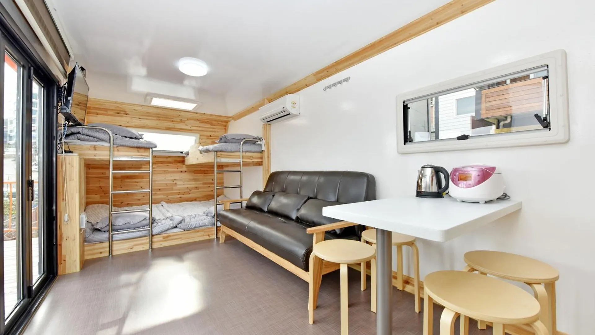 בוסאן Olla Caravan Pension